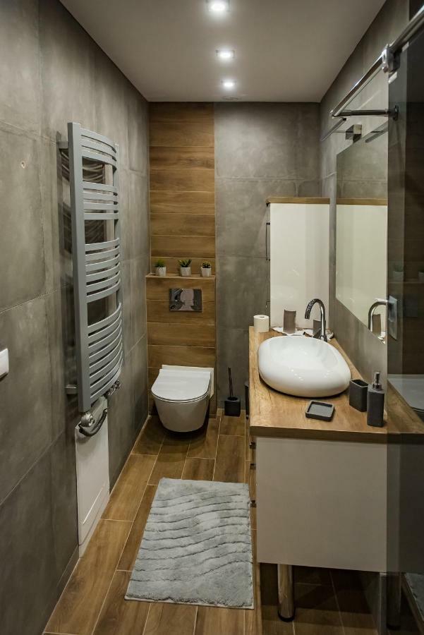 Apartament Nad Stawami Apartment Sanok Bagian luar foto